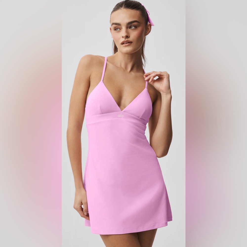 🩶ALO AIRBRUSH SPLENDOR DRESS CANDY HEART PINK - LIMITED EDITION 2026 - NWT